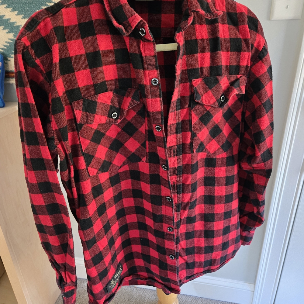 Men's Red and Black Buffalo Plaid Button Down Vermont Flannel Shirt Size Small